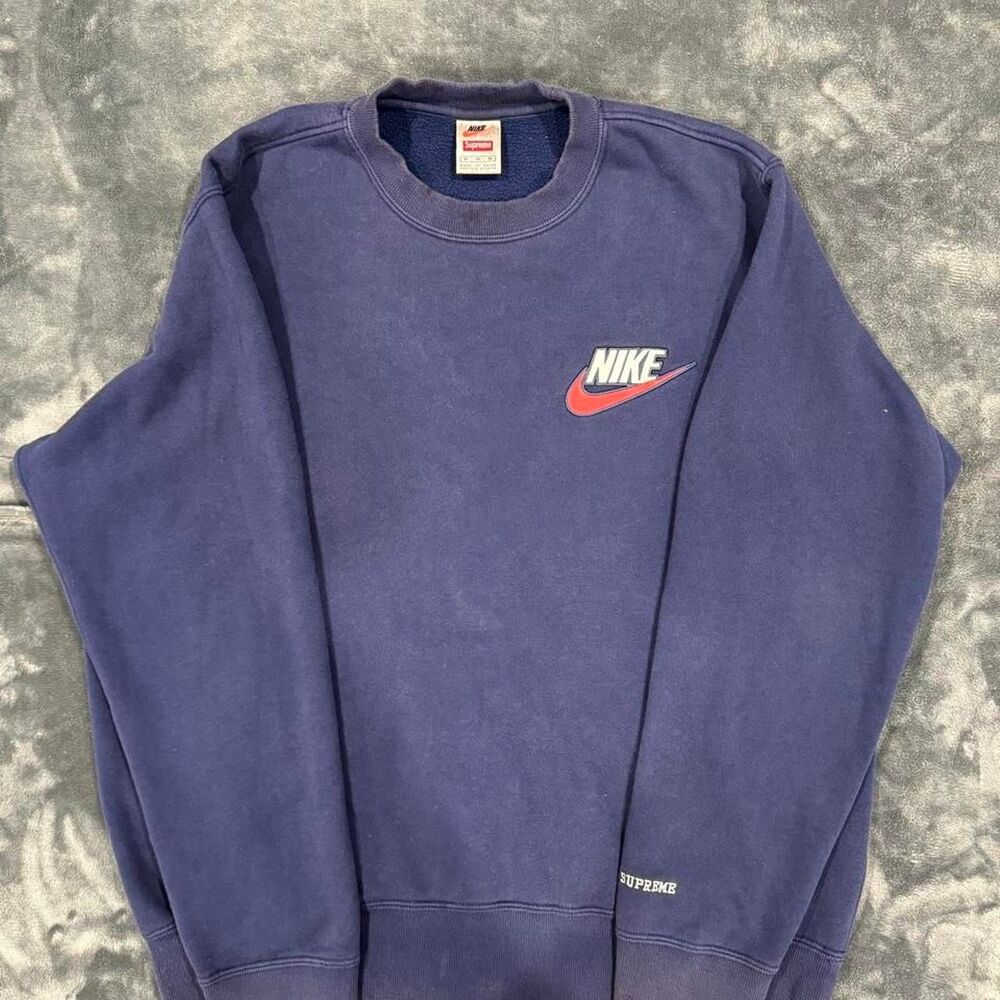 Supreme Men's Navy and Blue Sweatshirt